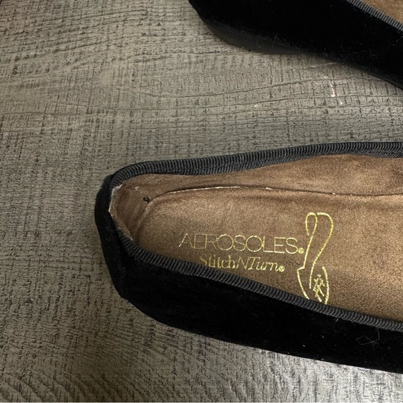 AEROSOLES Black and Gold Betunia  Loafers with Stylish Embroidery - Picture 11 of 12